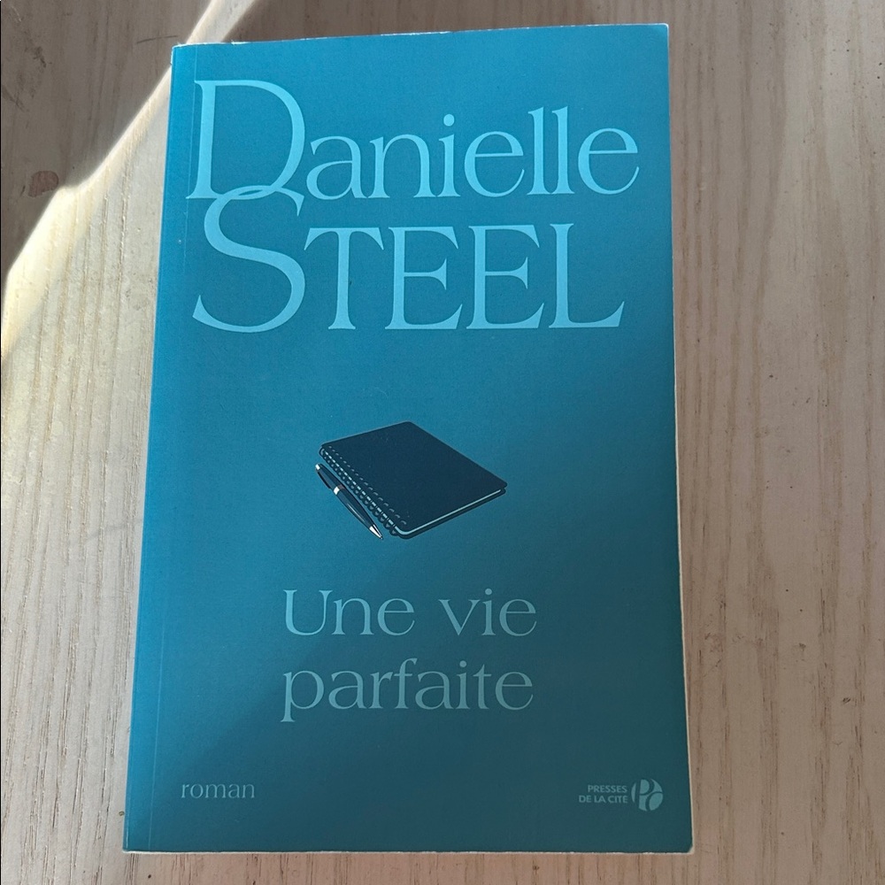 Danielle Steel 'Une Vie Parfaite' Book